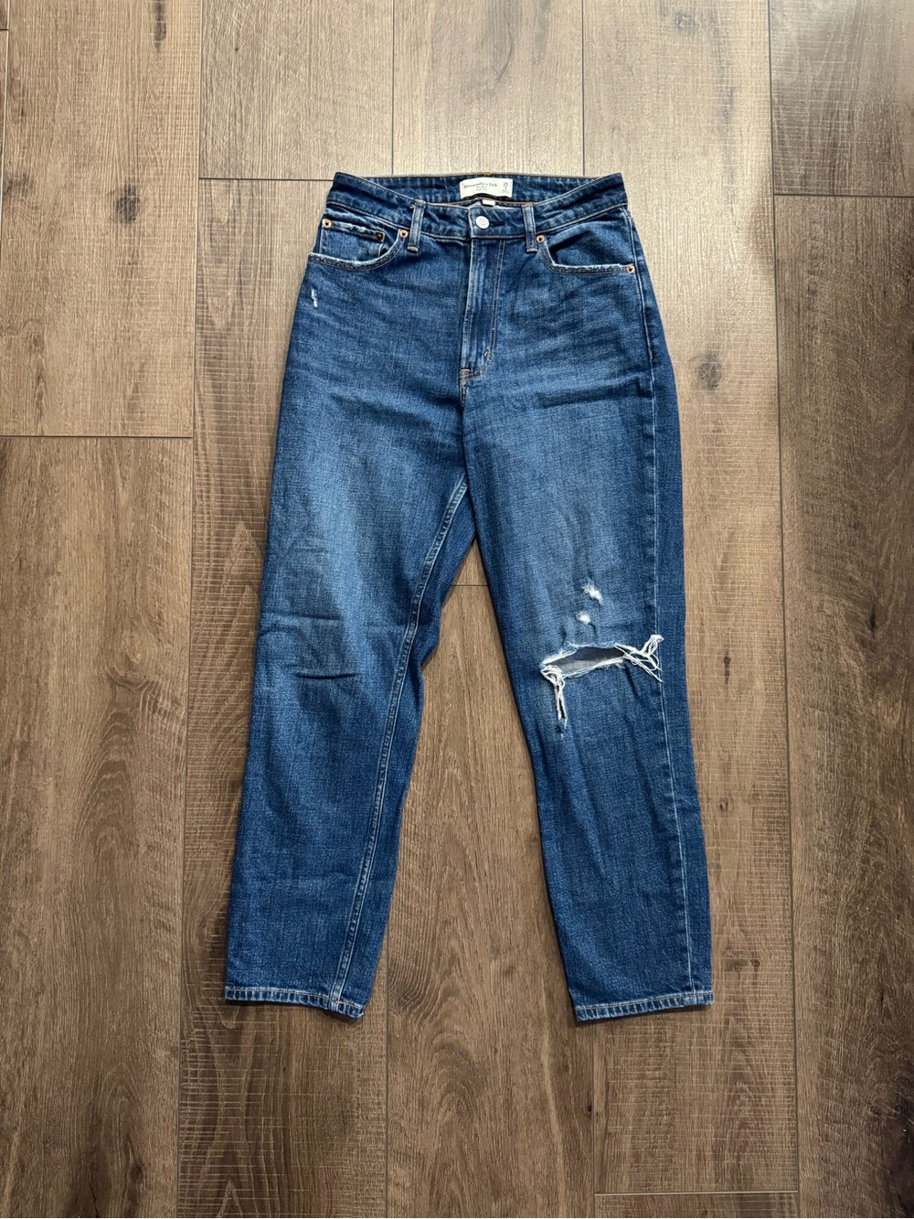 Women’s Abercrombie & Fitch High-Rise Dark Blue Distressed Jeans (curve love)
